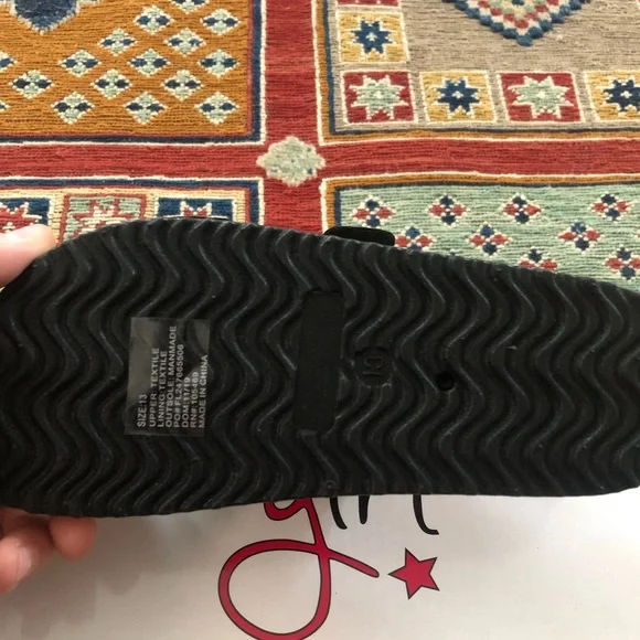 New Olivia Miller Girl Sandals - Picture 4 of 4